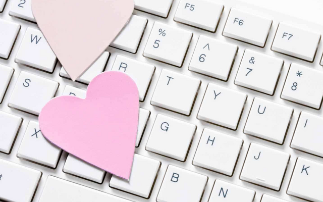 Hogyan hekkelhetjük meg az online randizást?