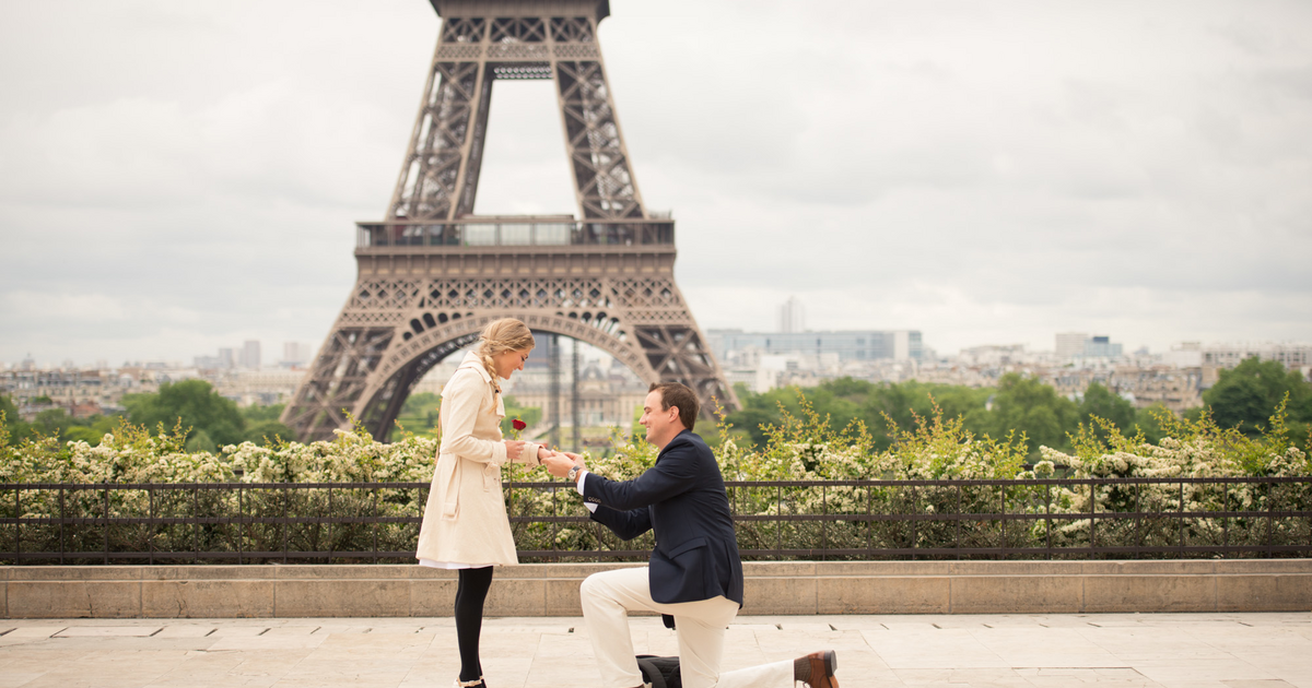 Lánykérés az Eiffel toronyban 