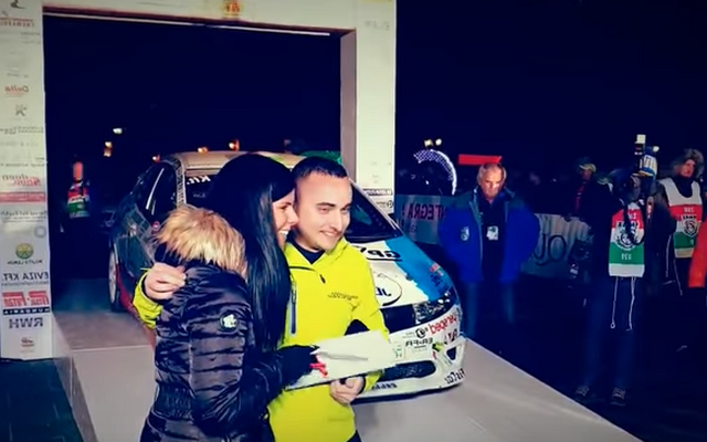 Rally-s lánykérés