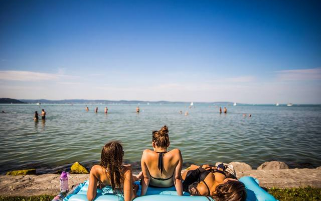 Strand-, sör- és halfesztivál a nyár szerelmeseinek