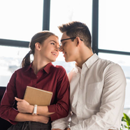 7 gyakori kérdés a munkahelyi románcról