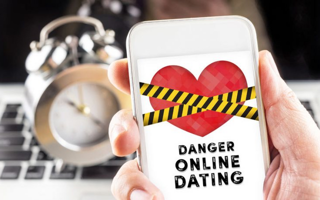 Még mindig divat lehúzni az online randizást