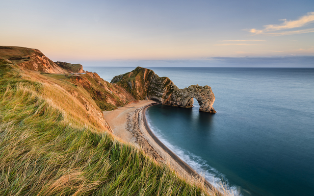 Lánykérés a Durdle Door sziklánál