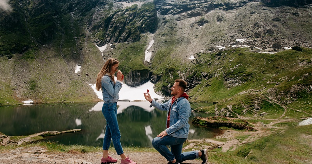 Túrázós lánykérés