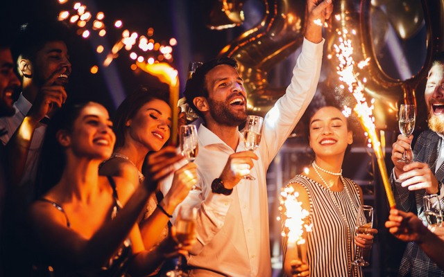 Nyárindító zenés, táncos mulatság és születésnapi party