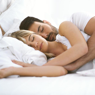 Miért teszi jobbá a párkapcsolatokat a jobb alvás?