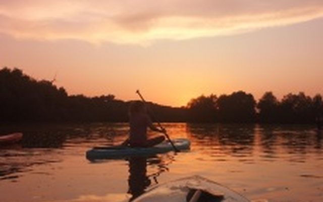 Exkluzív SUP program! Lampionos felvonulás és tűzijáték a tatai Öreg-tavon!