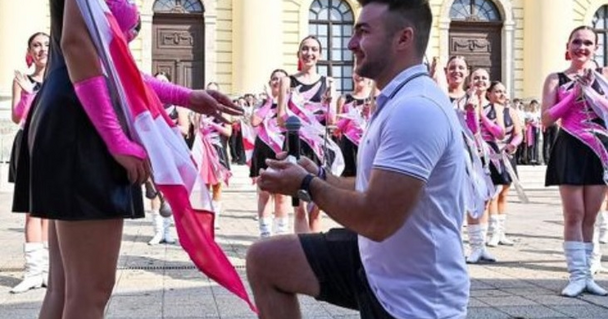 Lánykérés a Debreceni Virágkarneválon